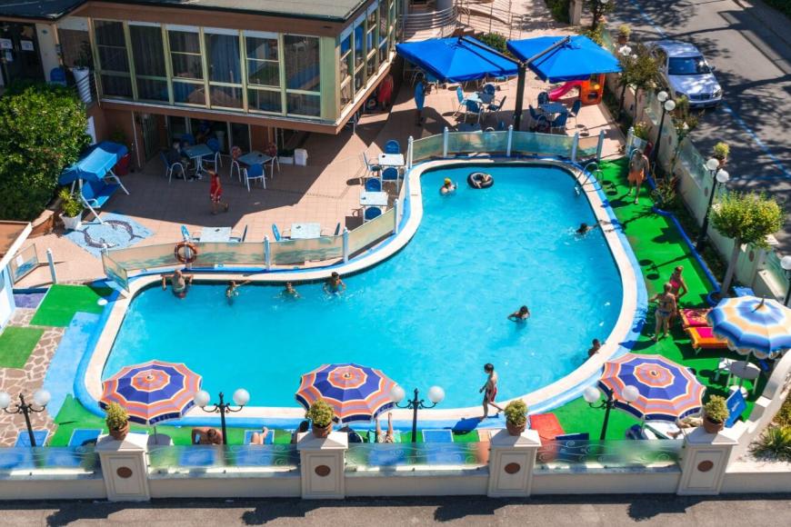 hotelzenith.unionhotels fr offre-juin-pinarella-di-cervia-a-l-hotel-zenith-avec-piscine 016